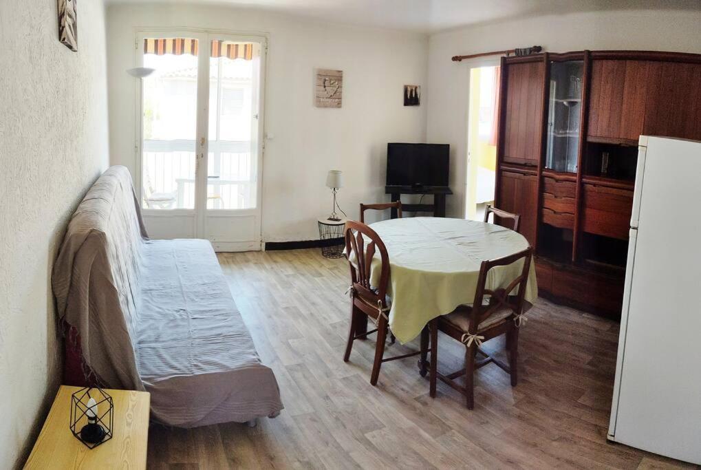 Apartment T2 -six Fours - 300m